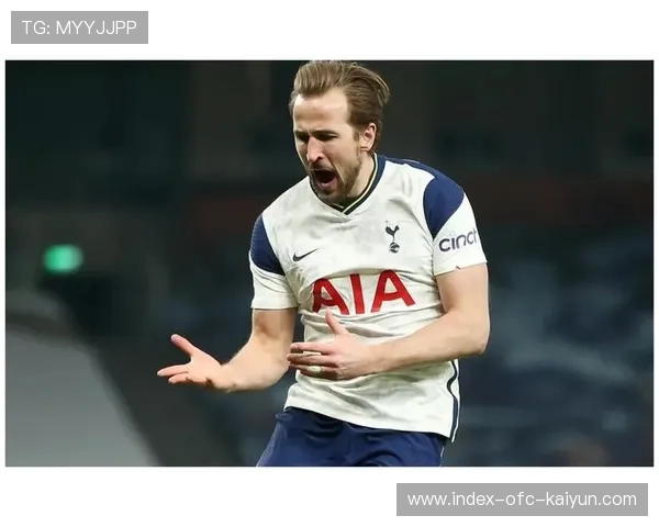 凯恩后仰头球摆渡制造致命空间,热刺前线流动性增强——一场战术美学的呈现与热血体验