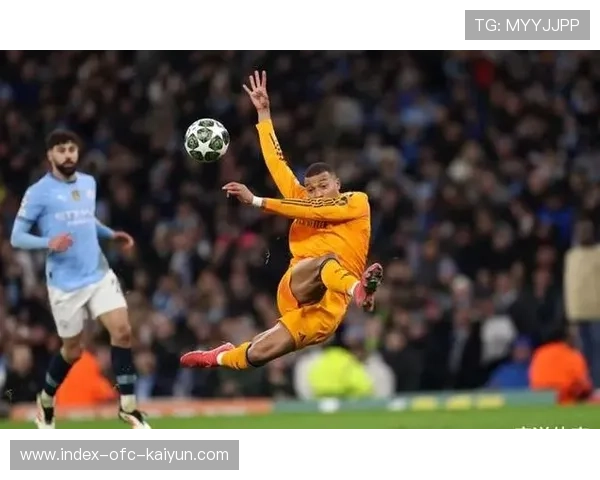 皇马中场断球秒转攻，贝林厄姆贴地斩破网