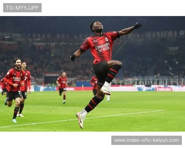 莱奥边路传入队友门前补射得分 莱奥边路传入队友门前补射得分